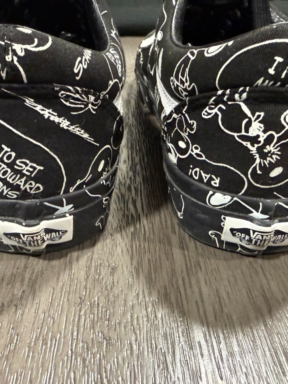 Vans x Peanuts Snoopy Old Skool Men 10.5 Women 12 Black White 2017 Rare - Picture 2 of 6